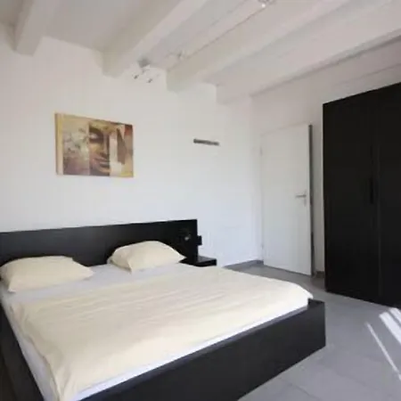 Апартаменти Swiss Star District 11 - Self Check-in Цюрих