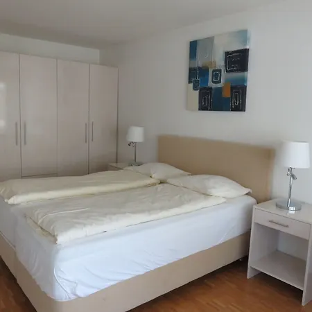 Swiss Star District 11 - Self Check-in Apartment Zurich