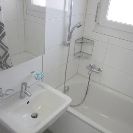 Apartment Swiss Star District 11 - Self Check-in Zurich