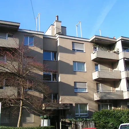 Apartment Swiss Star District 11 - Self Check-in Zurich