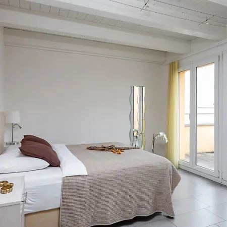 Apartment Swiss Star District 11 - Self Check-in *