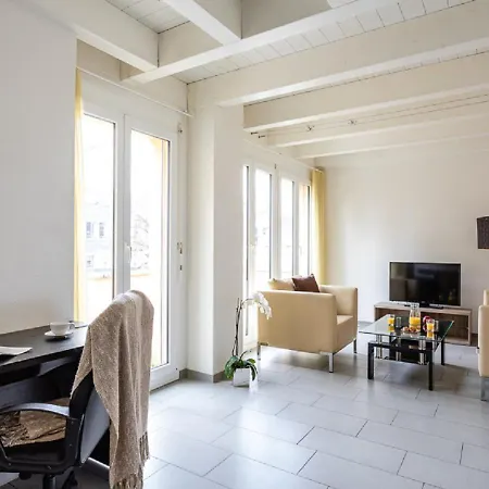 Swiss Star District 11 - Self Check-in Apartment *
