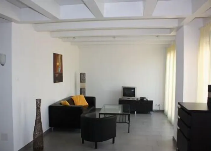 Appartement Swiss Star District 11 - Self Check-in Zürich