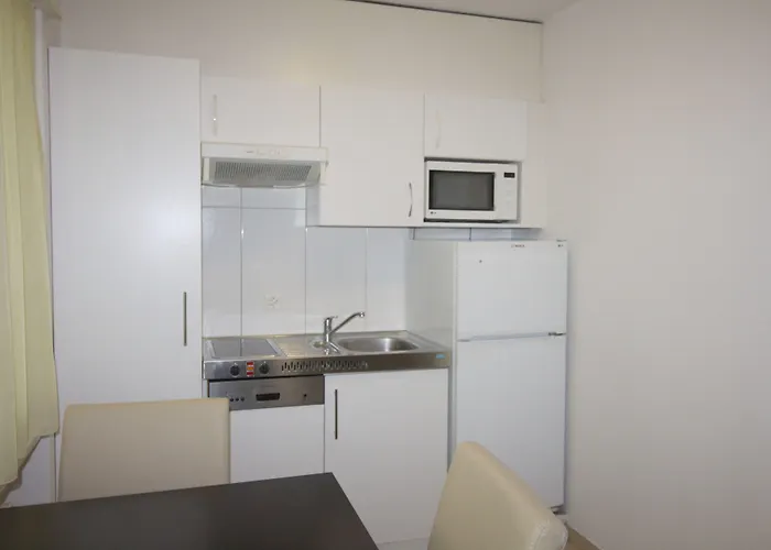 Swiss Star District 11 - Self Check-in Appartement Zürich