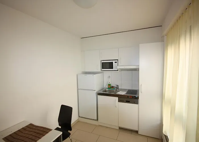 Swiss Star District 11 - Self Check-in * Zürich