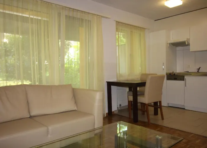 Swiss Star District 11 - Self Check-in * Zürich