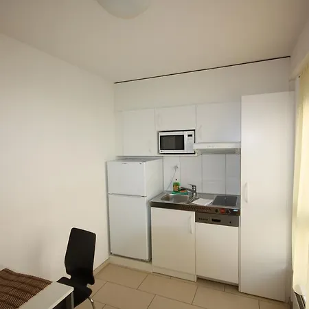 Swiss Star District 11 - Self Check-in * Zurique