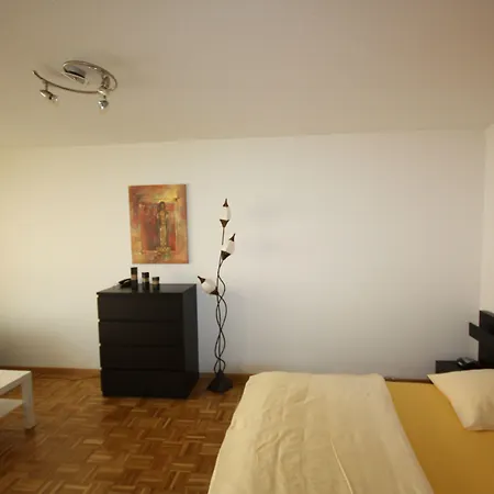 Appartement Swiss Star District 11 - Self Check-in