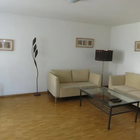 Appartement Swiss Star District 11 - Self Check-in *