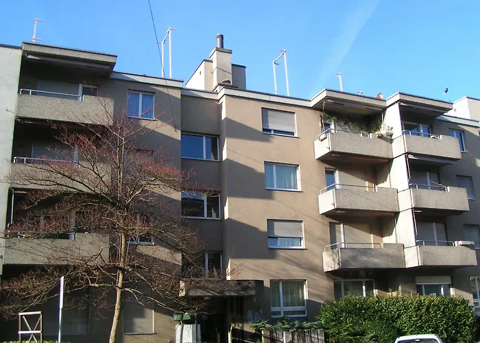 Swiss Star District 11 - Self Check-in Zurich