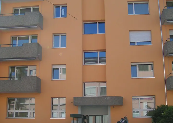 Appartement Swiss Star District 11 - Self Check-in